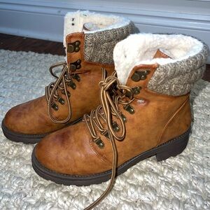 MIA Women’s Size 9 Maylynn Lined Lace Up Boots